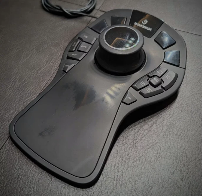 3Dconnexion SpaceMouse Pro USB-Maus - Schwarz (3DX-700040) - Bild 1 von 3