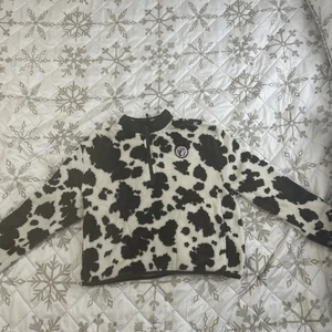 Buc EES Beaver Cow Print Plush Fleece Jacket with Zip Front and Pockets YL - Picture 1 of 9