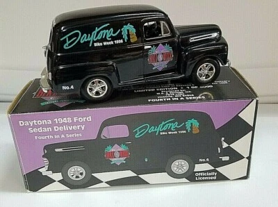 BICICLETA DAYTONA SEMANA 1996, 1948 FORD SEDÁN BANCO DE ENTREGA CUARTO EN UNA SERIE  Foto 1 de 4