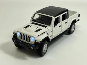 Jeep Gladiador Blanco LHD 1 :3 2 Escala Luz Y Sonido Tayumo 32130002 - Imagen 1 de 12