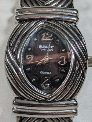 Reloj pulsera Embassy By Gruen esfera negra tono plata bisagra 6 pulgadas Foto 1 de 4