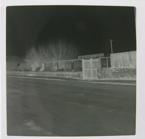 Letrero de exhibición de caballos de baño 1 de septiembre de 1956 - B&W negativo década de 1950 - Imagen 1 de 3