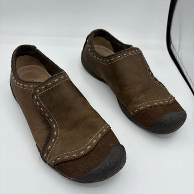 Mocasines Keen para mujer talla 7 Chamonix sin cordones marrón cómodo punta redonda B4 Foto 1 de 4