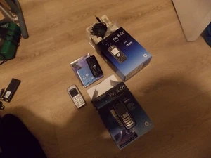 Nokia 6030 Classic and 2 over phones - Picture 1 of 2