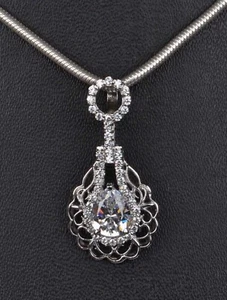 3.15 Carat D/VVS1 Pear Shape Women's Pendant In 925 Sterling Silver - Picture 1 of 4