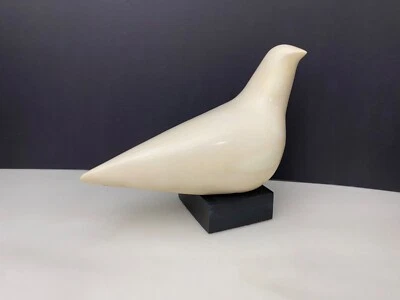 1960-е модернистская абстрактная скульптура белого голубя от Cleo Hartwig с подписью C. Hartwig - Изображение 1 из 4