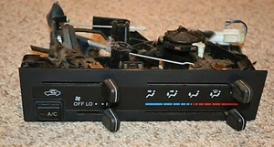 1998-2002 TOYOTA 4 RUNNER CLIMATE CONTROL TEMPERATURE HEAT AC OEM 99 00 01  - Picture 1 of 6