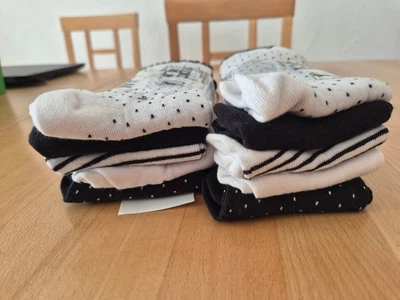 NEU 10 Paar H&M Socken Gr. 39/41 Wellensaum schwarz weiß Damen Mädchen - Bild 1 von 4