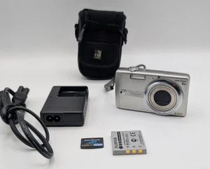 Fujifilm FinePix F480 Digital Compact Camera 8.2MP 4x Wide Zoom Charger EU PLUG - Picture 1 of 14