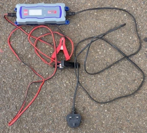 Cargador de batería Ultimate Speed 6V/12V para automóvil y motocicleta ULGD 3.8 A1 - Imagen 1 de 5