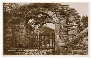 Entrada a las iglesias Glendalough antiguo arco de piedra condado de Wicklow Irlanda RPPC - Imagen 1 de 2