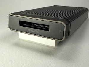 SanDisk PRO-READER CFExpress Card Reader (sdpr1f8-0000-gband) USB-C Type B - Photo 1/24