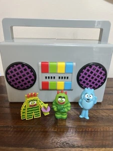 Yo Gabba Gabba Boombox Playset with Sounds Lights WORKS 3 Figurines Brobie - Picture 1 of 16