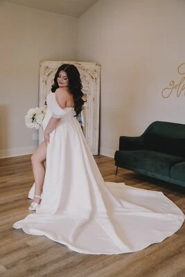 Derrick Maggie Sottero Wedding Gown - Image 1 of 4