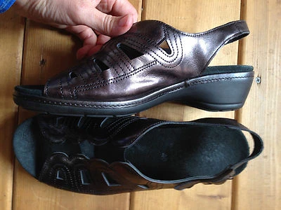 Spring Step 40 US 9.5 Patent metallic  Leather Women's Sandal - Image 1 of 4