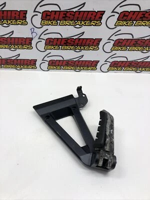 ♻️ Reposapiés trasero izquierdo Cagiva River 500 1999 - 2002 ♻️ Foto 1 de 4