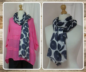 BRANDNEU, SKURRIL, ARTY, LAGENLOOK, MARINEBLAU & WEISS, FIGURDRUCK, GROSSER SCHAL - Bild 1 von 12