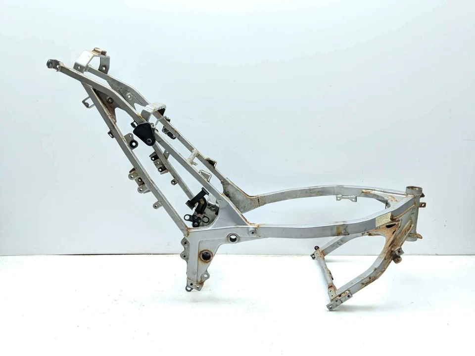 85 Kawasaki Ninja ZX600 Main Frame STRAIGHT CLN - Image 1 of 4