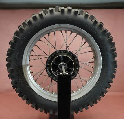 Llanta trasera Kawasaki KLR650 1987-2007 KENDA 130/90-17 Foto 1 de 4