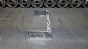 Trittstuffe für Abrollcontainer 300mm Rolle Tritt Leiter Container Mulde 1 Stück - Bild 1 von 4