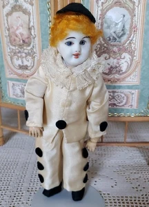 7 1/2" antike Pierrot Puppe in original Seidenkostüm - Bild 1 von 6
