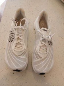 Topo® Men's Athletic Cyclone 2 Running Shoes Size 11.5 in White/Black - Picture 1 of 10