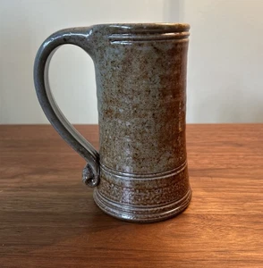 Vintage Jane Hamlyn studio salt glazed pottery tankard from 1977 - Picture 1 of 7