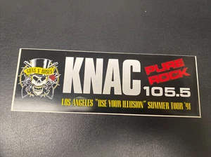 PEGATINA DE COLECCIÓN Guns N Roses 1991 KNAC 105.5 ESTACIÓN METAL PESADO SIN USAR - Imagen 1 de 2