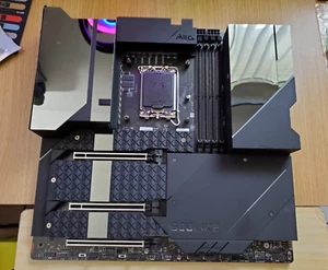 Placa madre para juegos MSI MEG Z690 GODLIKE DDR5 LGA 1700 Intel 12, 13 y 14 - Imagen 1 de 13