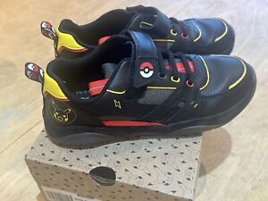 Clarks Pokemon Boys Shoes Junior Size 4 (EU37) WidthG In Box Worn Once
