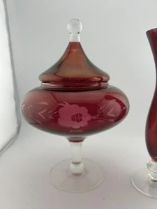 Posten von zwei Artikeln, Vintage geblitzt rot geätzt Apotheker Kompott und Knospen Vase - Bild 1 von 7