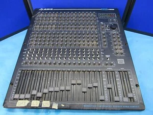 Consola de audio de superficie integrada monolítica mesa mezcladora Alesis 1622 sin cable de alimentación - Imagen 1 de 9
