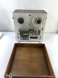 Grabadora de cinta carrete a carrete vintage Akai 1710W CAJA ORIGINAL, ¡SIN ALIMENTACIÓN PARA PIEZAS! - Imagen 1 de 24