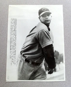 orig. 1942-dated AP Wirephoto Cincinnati Reds RAY STARR 8x11 Baseball PHOTO - Picture 1 of 5