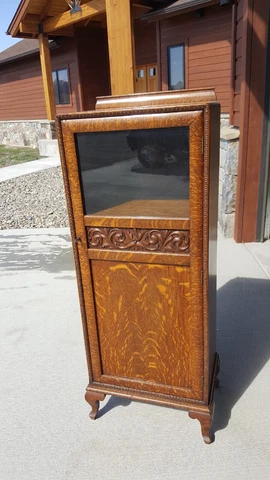 Stunning Antique Oak Display Cabinet - Truly One of a Kind! Cover