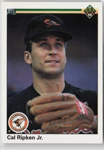 1990 Upper Deck #266 Cal Ripken Jr. - Picture 1 of 2