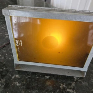 Brumberger Vintage Dunkelkammer Safe Licht 5x7, funktioniert Kodak OC Filter Dunkelkammer - Bild 1 von 10