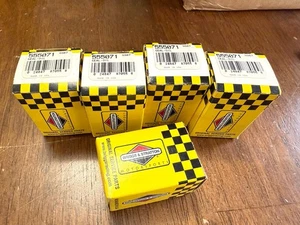 LOT OF 5 Genuine Briggs & Stratton 555071 Oil Seals - 393862 89660 299819S NOS - Picture 1 of 4