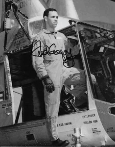 FREDERICK GREGORY Signed Autographed 8x10 Photo NASA Astronaut - Picture 1 of 1