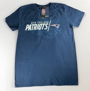 Camiseta mediana de manga corta azul majestuosa de los New England Patriots NFL para hombre” - Imagen 1 de 5
