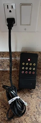 Radio Shack 15-1103 Baseband 1x3 Audio Video Distribution Amplifier good conditi - Image 1 of 3