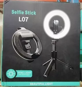 Selfie stick tripod with ring light - Picture 1 of 2
