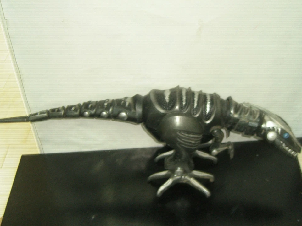 WowWee Roboraptor Large 32" Robotic Dinosaur Robot NOT WORKING FOR PARTS - Image 1 of 1