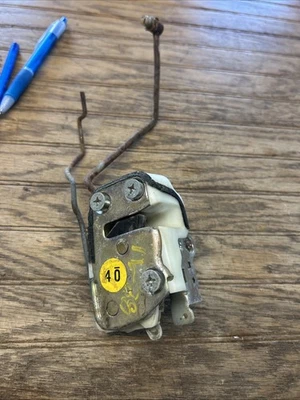 88 89 Honda Civic Hatch 4-Door Left Drivers Door Latch Used LF - Изображение 1 из 4