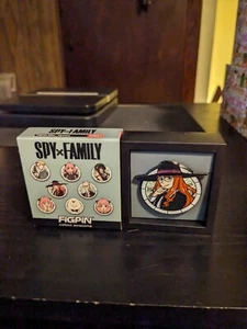 Figpin Sylvia Sherwood Enamel Pin #Y5 RARE - Spy x Family Mini Mystery Series 1 - Picture 1 of 2