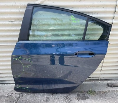 Chevrolet Cruze 2016 2017 2018 2019 puerta trasera izquierda lado del conductor OEM Foto 1 de 4