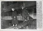 1949 Press Photo Veronica Hatzenhum And Edward Hopkins Disembark From Ss Nordic