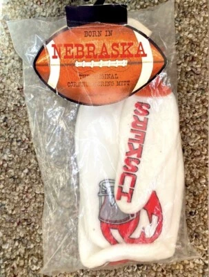 Vintage NEBRASKA Cornhuskers Cornhuskering MITT Gloves RARE Cedar Bluffs NIP - Image 1 of 4