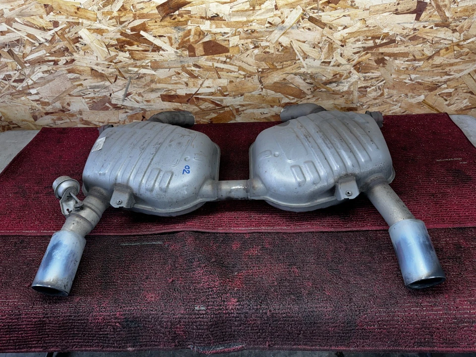 BMW E93 E90 E92 335I REAR SECTION EXHAUST MUFFLER BARREL CHROME TIPS OEM 95K - Image 1 of 4