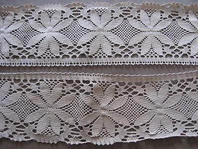 9 1/2 YDS LINDO RECORTADO VINTAGE BRONZEADO ALGODÃO SUÍÇO ACABAMENTO EM RENDA CLUNY. - Imagem 1 de 4